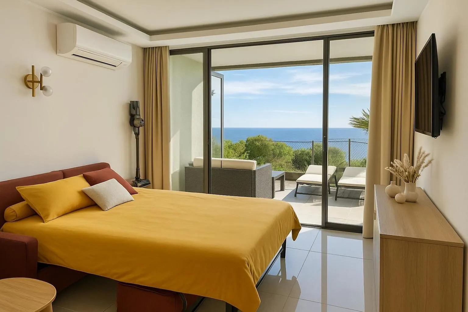 Luxueux Appartement - Vue Mer - Piscine - Free Parking - Monaco Cap-d'Ail 0*,  France