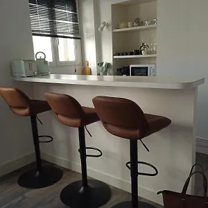 https://appartement-au-centre-de-75014.fr-paris.fr